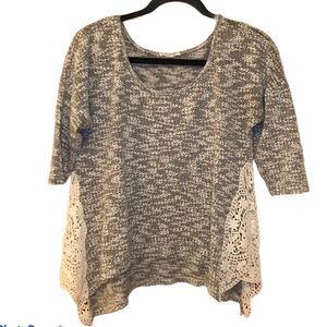 Hem & thread lightweight sweater crochet inserts fall tops crewneck S